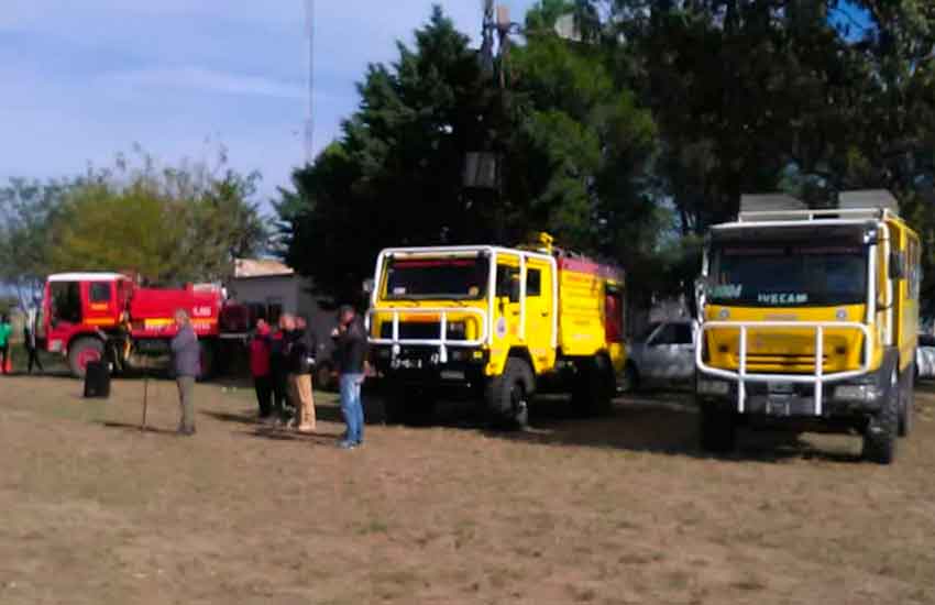Entregaron nueva autobomba para Bomberos Voluntarios de Jacinto Aráuz
