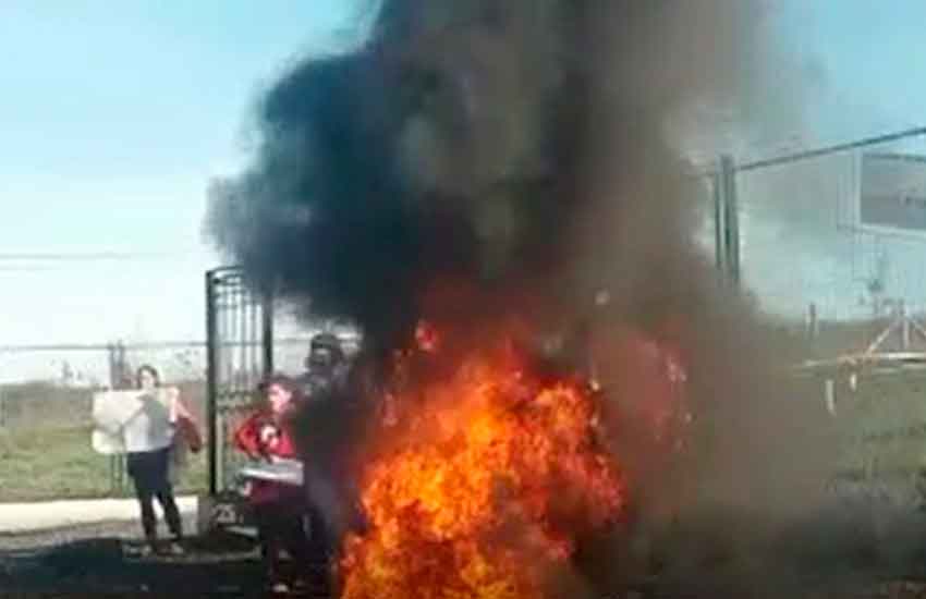 Protestas de vecinos de Millantú contra Bomberos