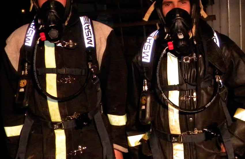 Bomberos de Santa Cruz cuentan con equipos de respiración