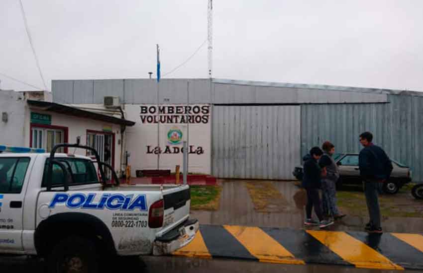 Desplazaron a la jefa del cuartel de Bomberos de La Adela