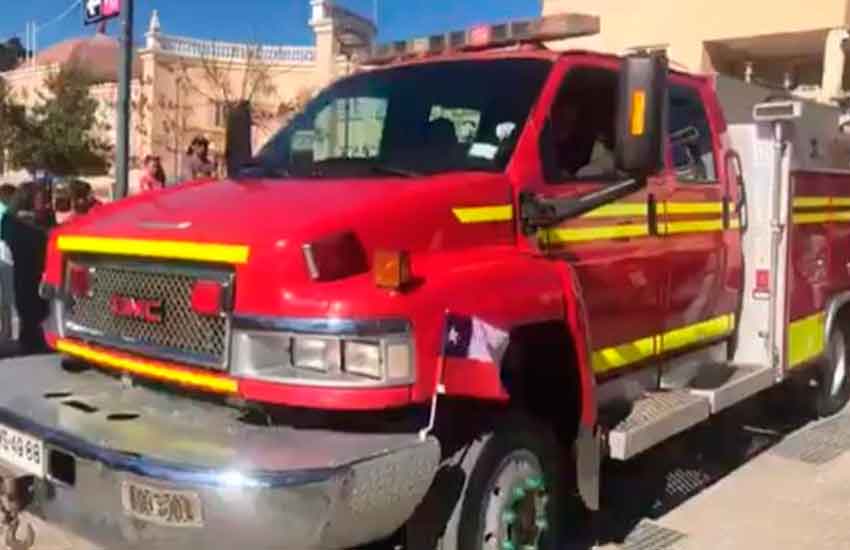 Donan carro de bomberos especializado en sustancias peligrosas