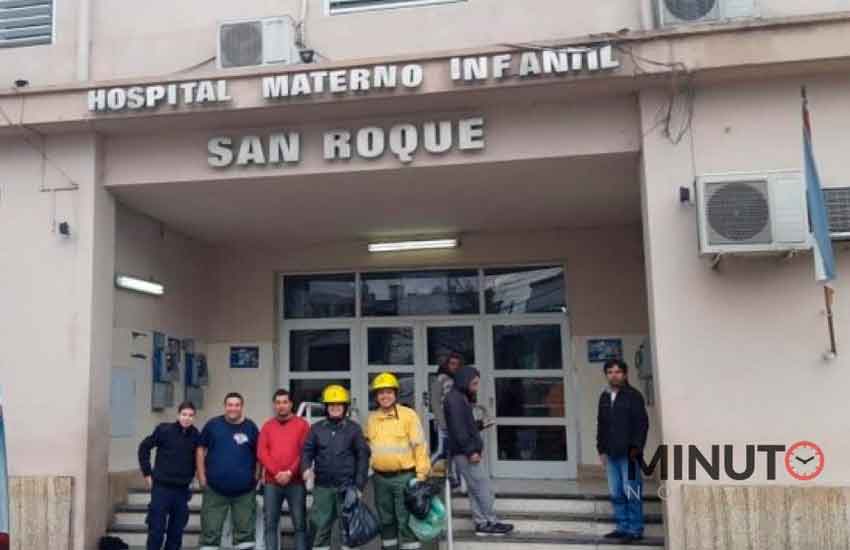 Bomberos entregaron juguetes en el Hospital San Roque