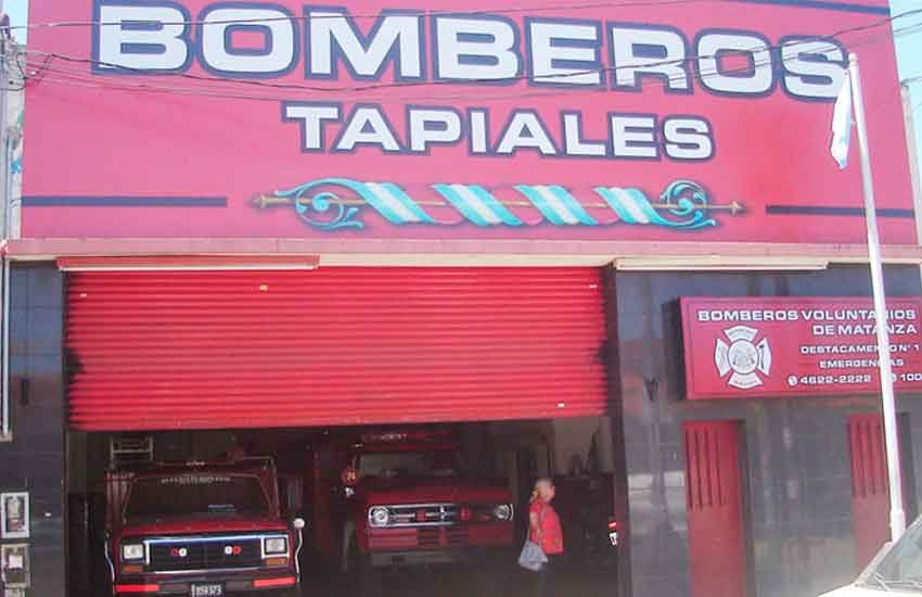 Bomberos Voluntarios buscan comprar una nueva autobomba