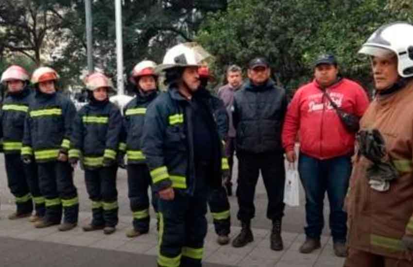 Bomberos voluntarios recibieron subsidios adeudados por la provincia