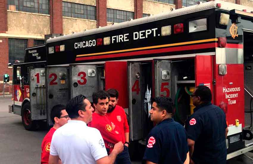Bomberos de Santiago visitan el departamento de Bomberos de Chicago