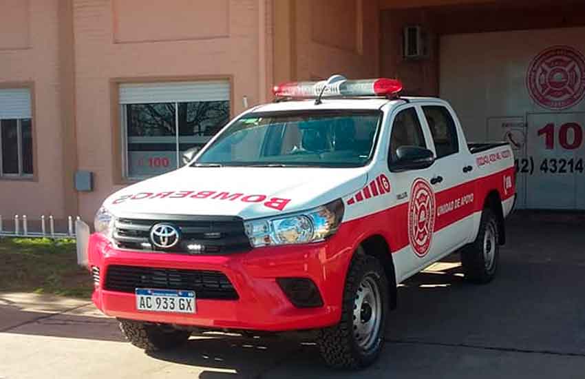 Bomberos de Lezama presentaron su nueva unidad