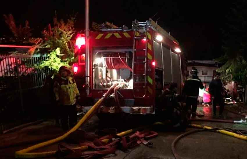 Bomberos  fueron agredidos mientras combatían emergencia