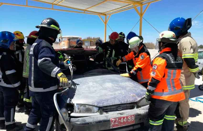 Nuevos rescatistas vehiculares cuenta Bomberos de Iquique