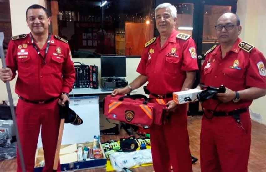 Bomberos de Lima recibieron donación de equipos