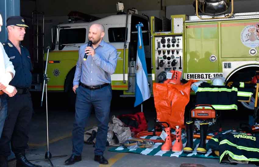 Suman autobomba a Bomberos Zapadores