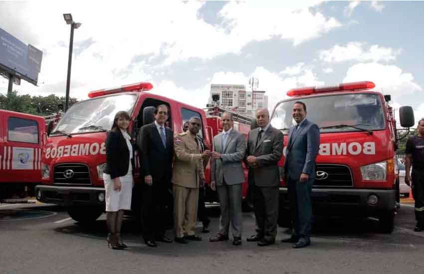 Donación de 10 camiones de Bomberos al sistema 911