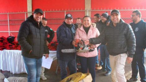 Bomberos de Texas donan equipo a San Pedro