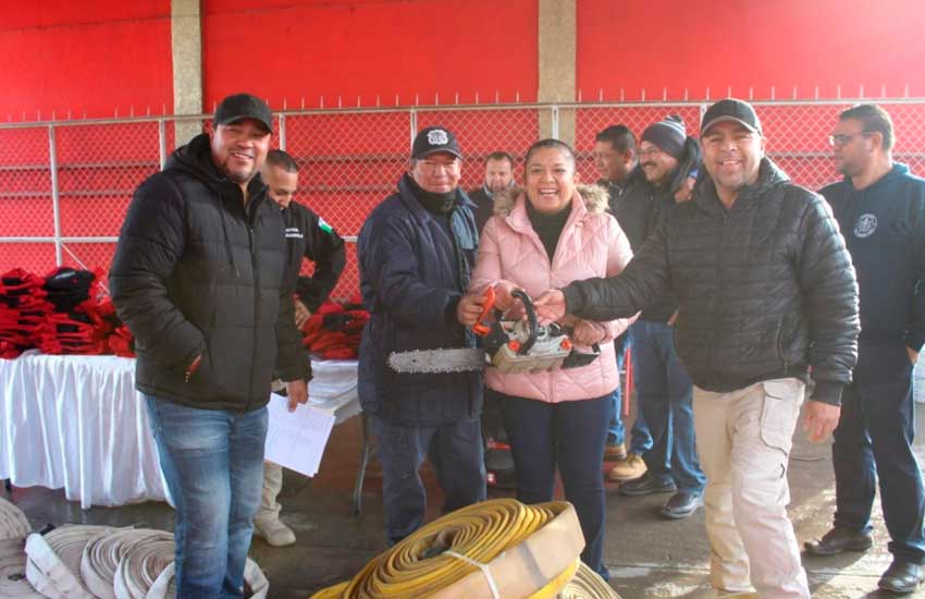 Bomberos de Texas donan equipo a San Pedro