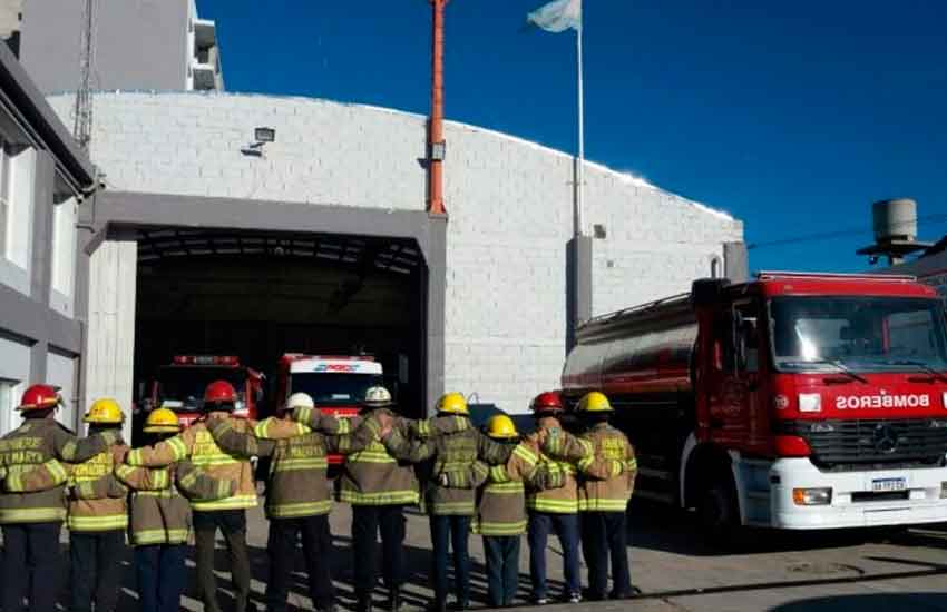 Cancelan histórica deuda con Bomberos Voluntarios