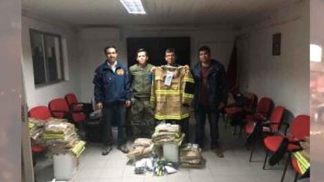 Bomberos reciben equipamiento para incendios forestales