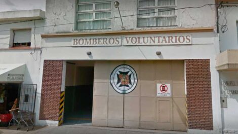 Bombero encontró importante suma de dinero y la devolvió