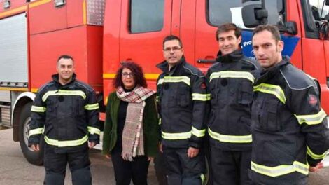 Bomberos de Badajoz con nuevos trajes de intervención