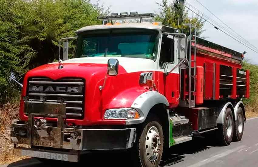 Entrega nuevo camión aljibe a Bomberos Hualañe
