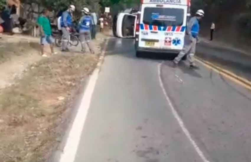 Carro de bomberos se accidentó en la vía Lorica – San Antero