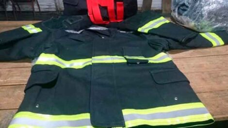 Nuevos trajes para los Bomberos de Santa Regina