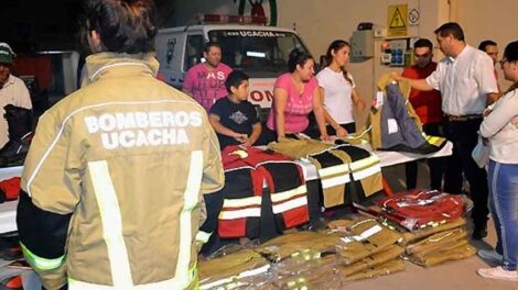 Bomberos de Ucacha recibieron vestimenta de Austria