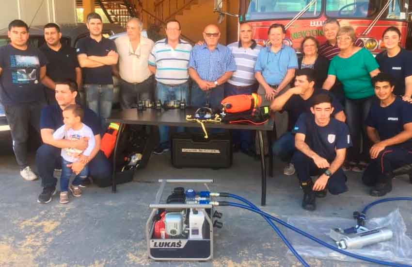 Bomberos Voluntarios de Coronda presentó nuevos equipos