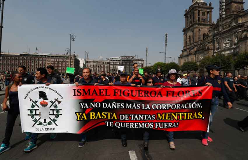 Suspenden a líder sindical de los bomberos por corrupción