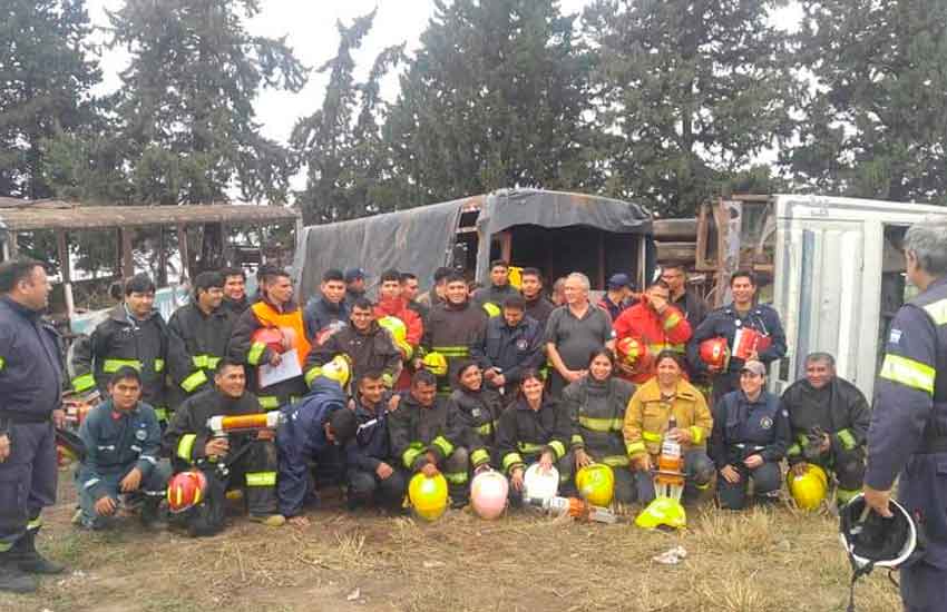 Bomberos se capacitaron sobre rescate en vehículos pesados