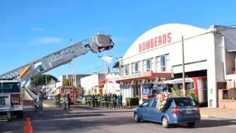 Despedida con honores al Bombero Thomas Castaños