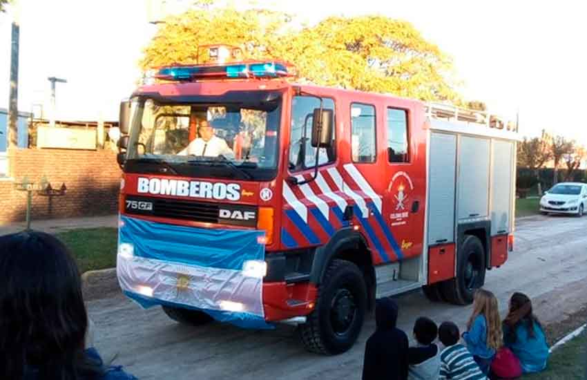 Celebración y nuevo autobomba en Colonia Sere