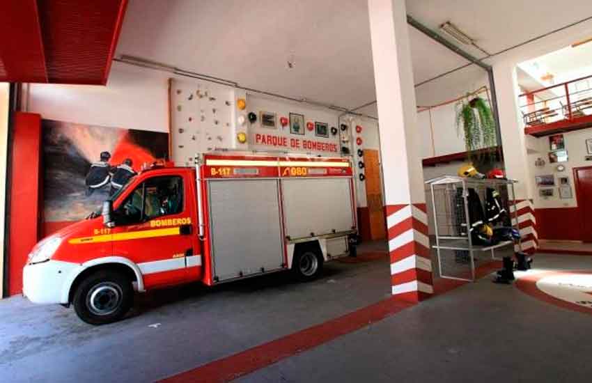 Bomberos Voluntarios paga de su bolsillo un vehículo