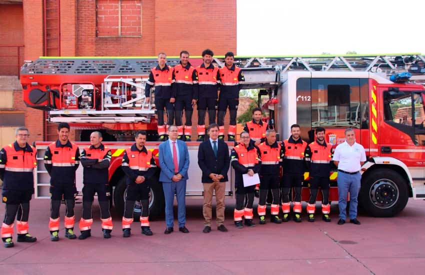 Bomberos de Salamanca presentan su nuevo camión autoescala