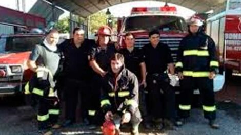 Apedrearon a bomberos voluntarios de Santa Lucia