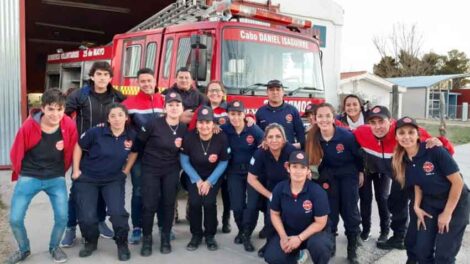 El Cuartel de Bomberos de 25 de Mayo recibió una autobomba