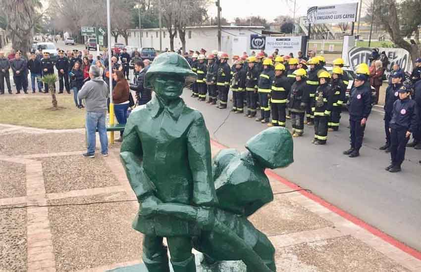 Homenaje a los bomberos caídos en General Pico a 20 años de la tragedia