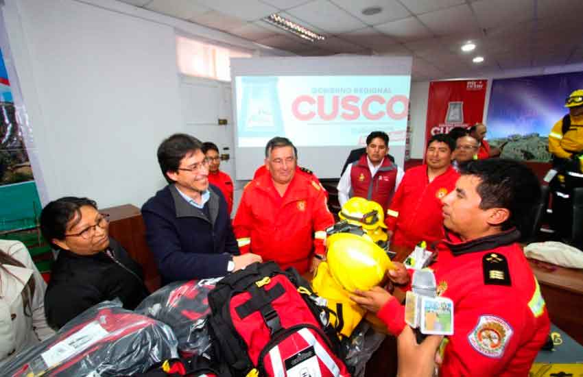 Nuevos equipos para Bomberos Voluntarios del Perú