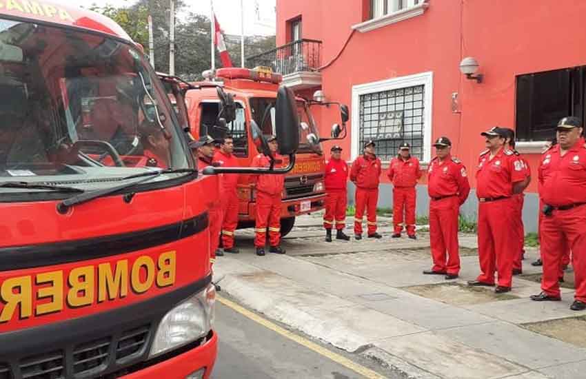 ​Bomberos reciben unidades móviles donadas por Japón