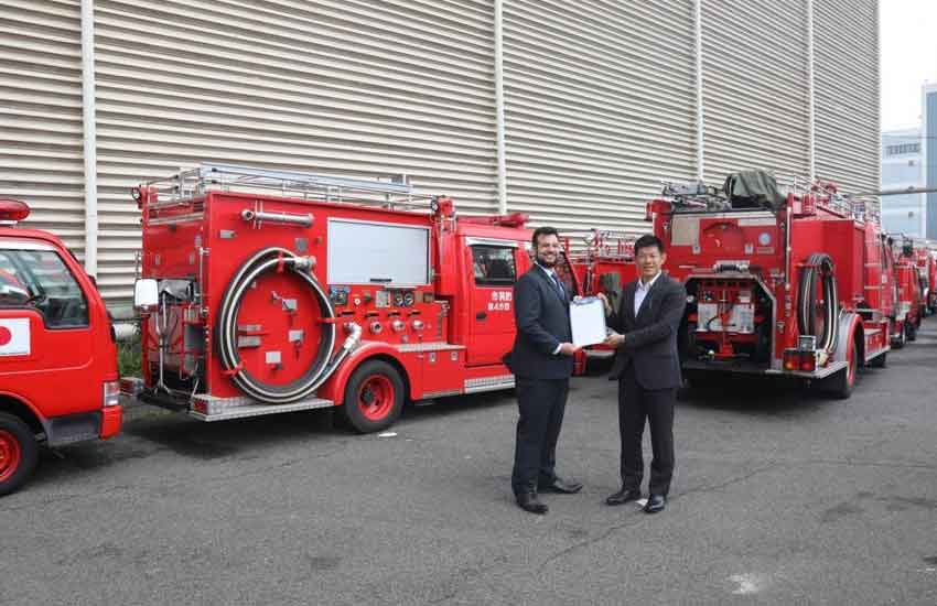 Japón donó a Paraguay carros para bomberos y ambulancias