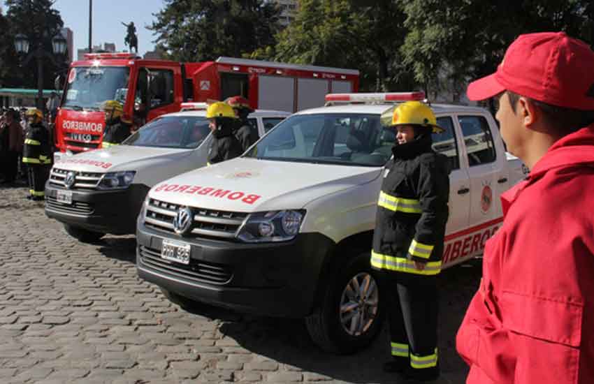 Bomberos de Córdoba cuentan con una nueva autobomba