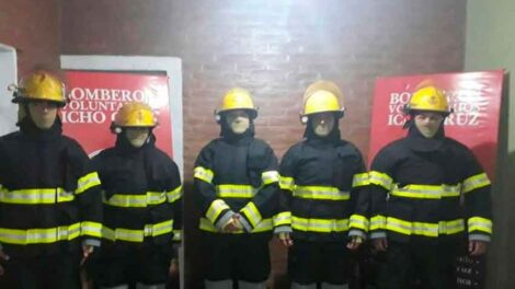 Bomberos de Icho Cruz compro equipamiento de protección