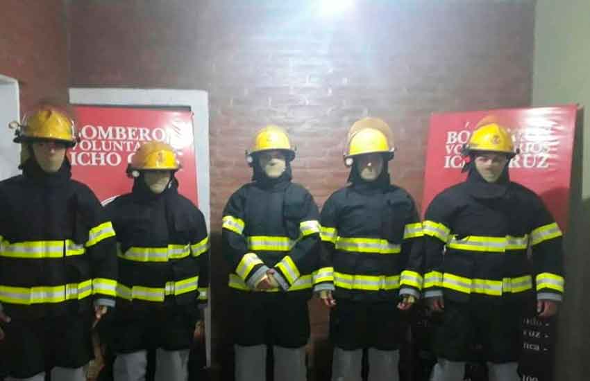 Bomberos de Icho Cruz compro equipamiento de protección