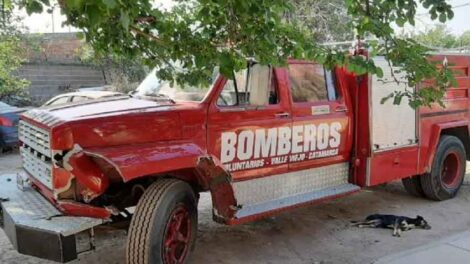 Camión de bomberos atropelló a un motociclista