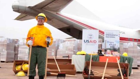 EEUU dona equipos a bomberos para combate a incendios forestales