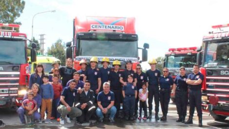 Bomberos Voluntarios de Centenario presentaron el móvil 29