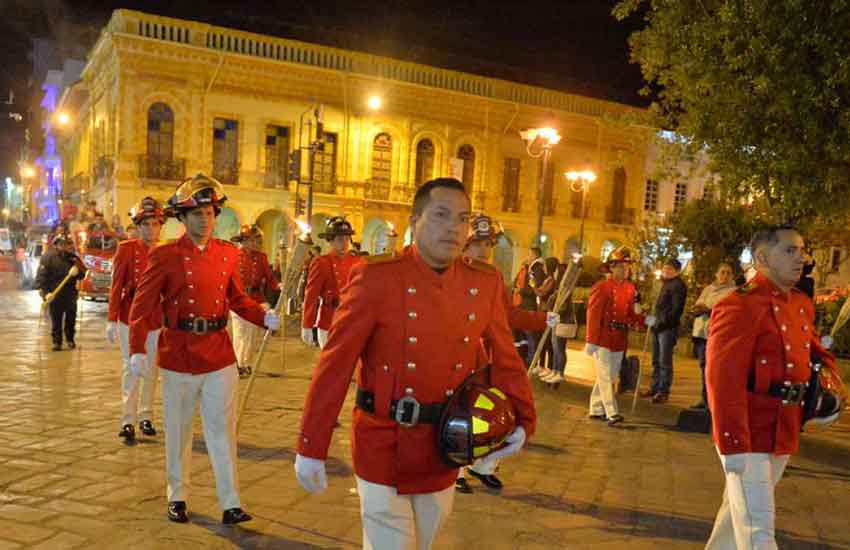 Bomberos de Cuenca celebran su aniversario 74