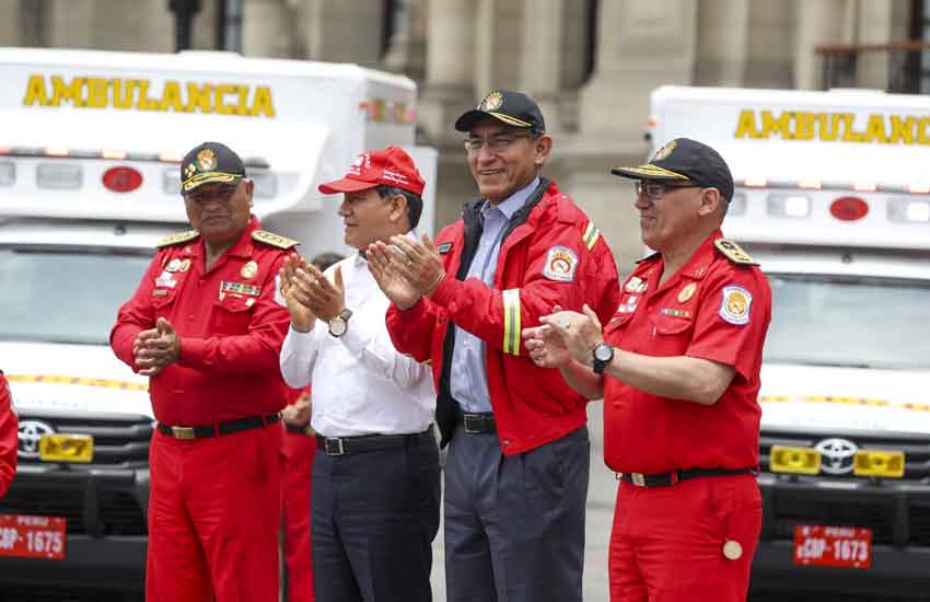 Entregan unidades para reforzar labor de los bomberos