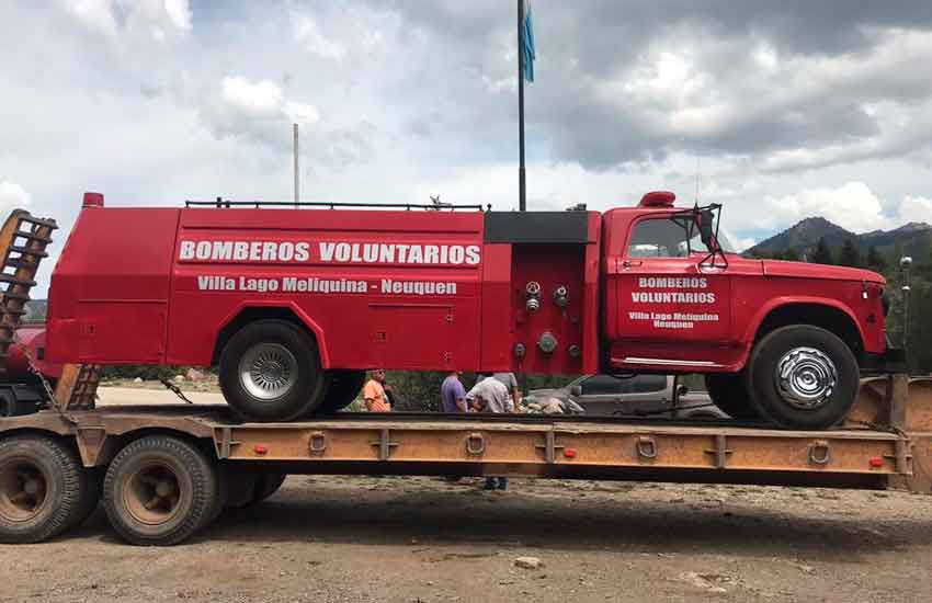 Bomberos Voluntarios de Meliquina donaron autobomba