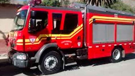 Apedrean carro del Cuerpo de Bomberos de Vicuña