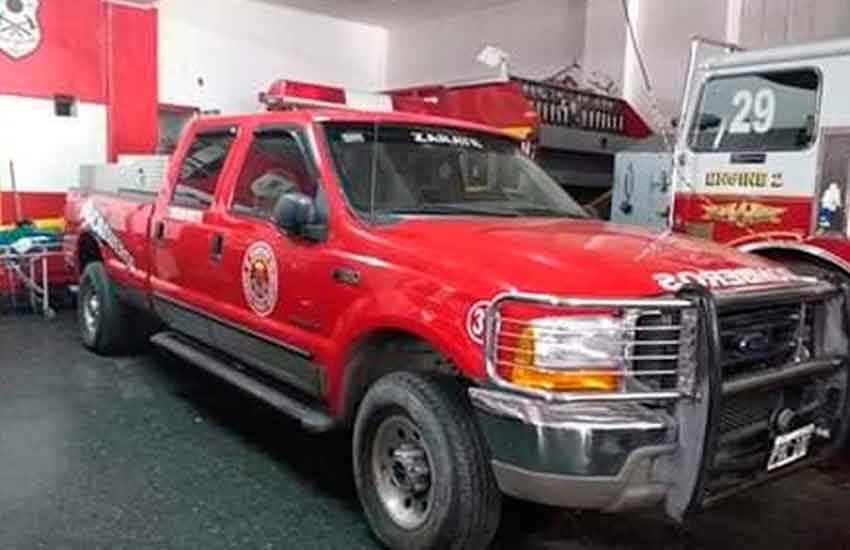 Bomberos tuvieron que entregar dos unidades para saldar deudas