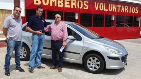 Donación de un vehículo a Bomberos Voluntarios de San Pedro
